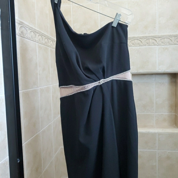 Black One Shoulder Maxi Dress - Picture 4 of 6